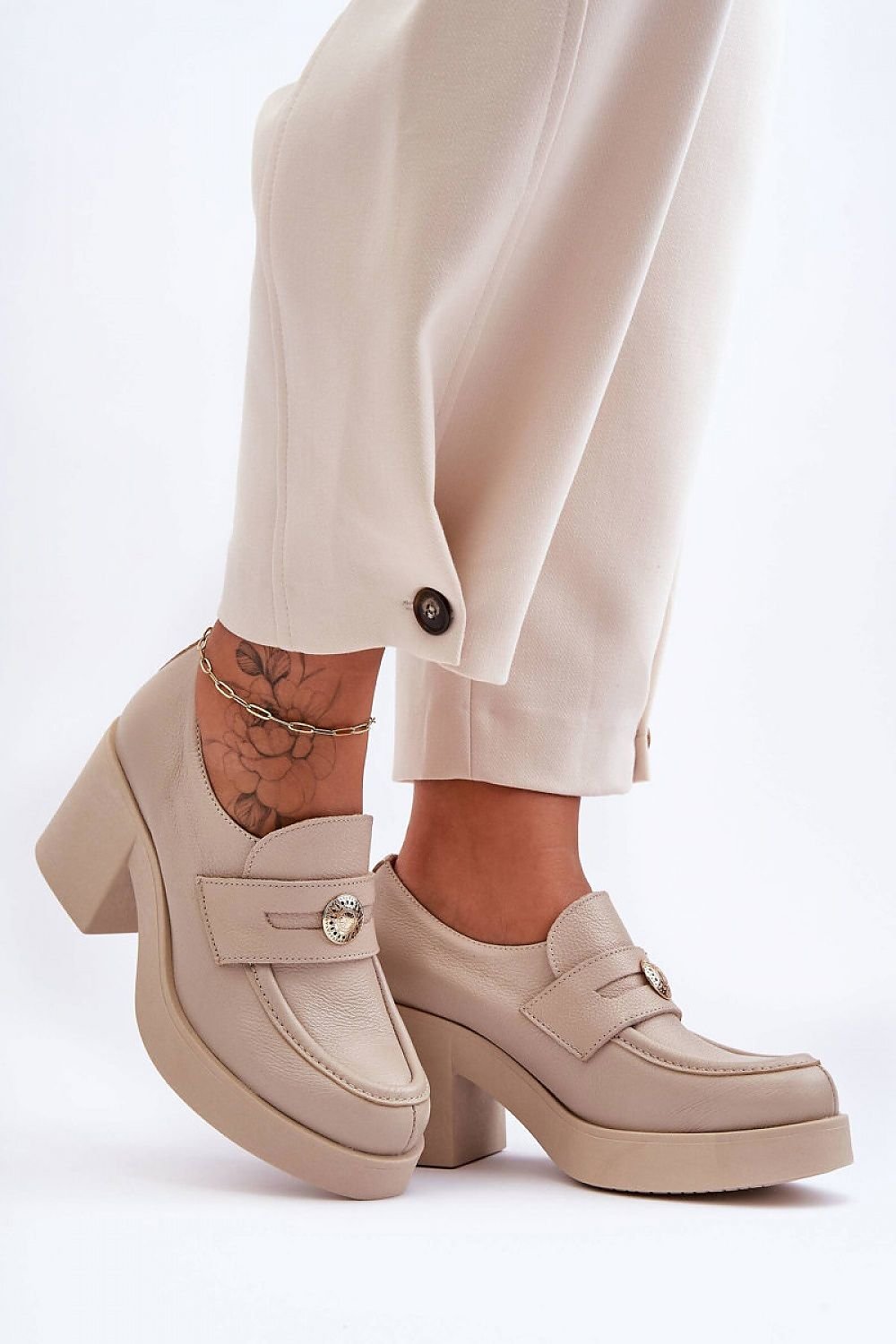 Low heeled shoes model 183950 Step in style