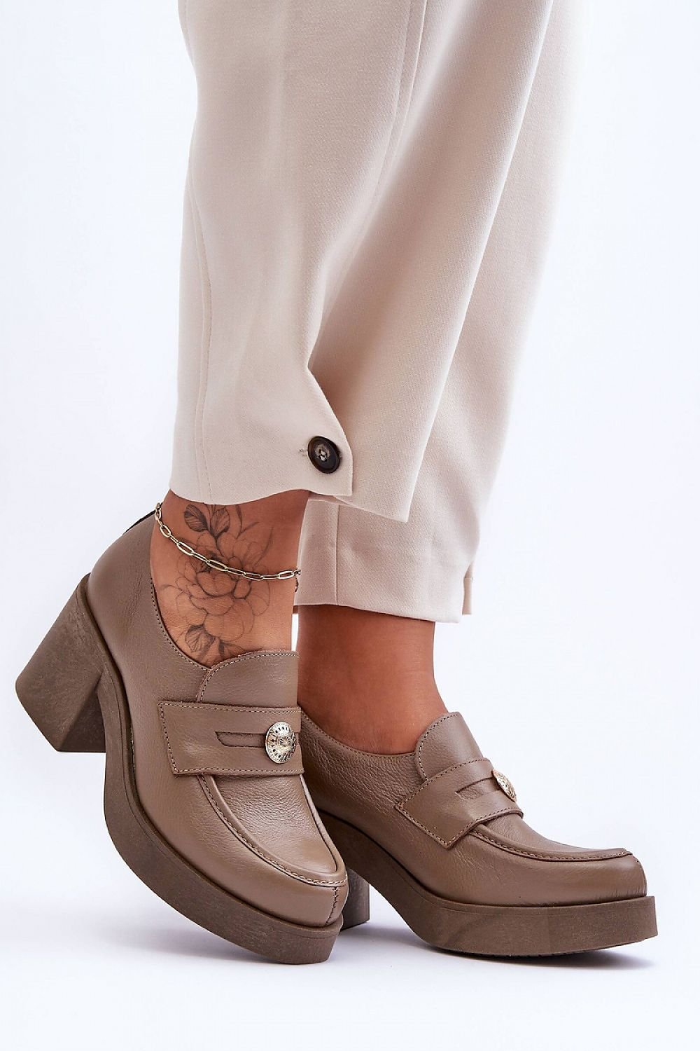 Low heeled shoes model 183950 Step in style