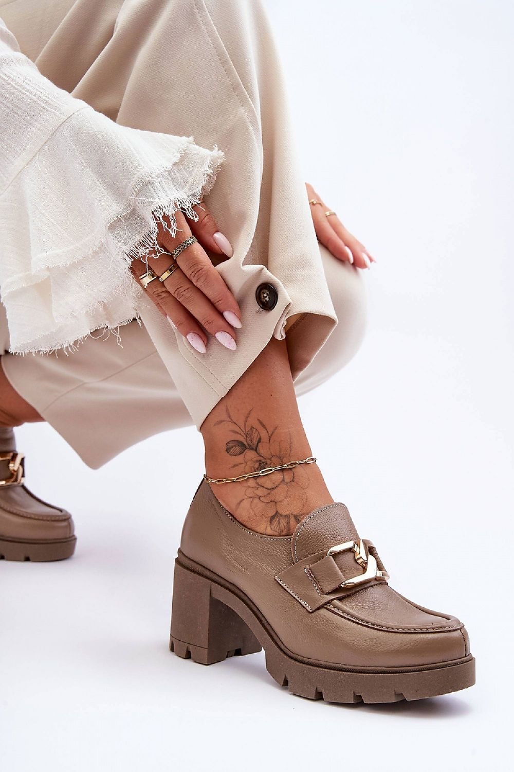 Low heeled shoes model 183960 Step in style