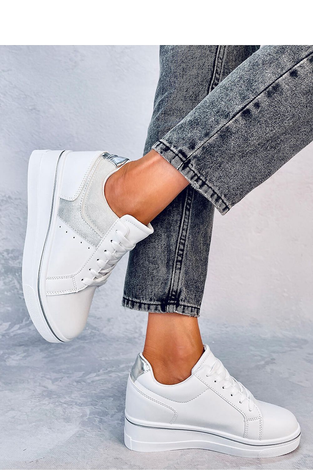 Sports shoes model 184251 Inello