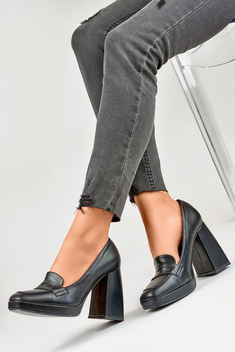 High-heeled pumps model 185398 PRIMO