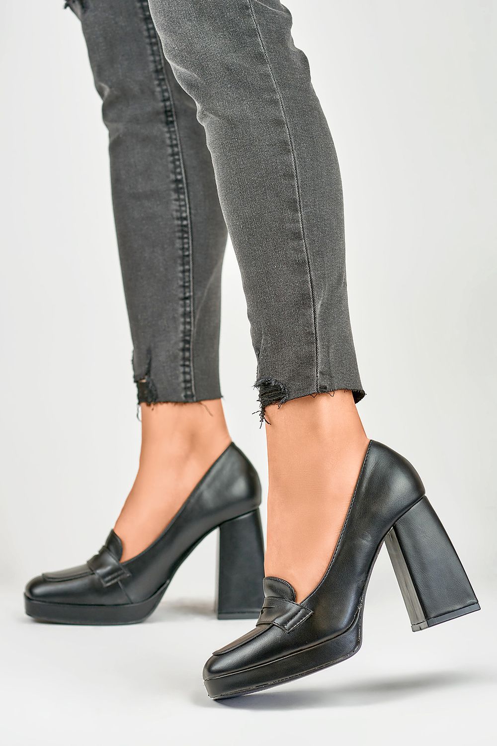 High-heeled pumps model 185398 PRIMO