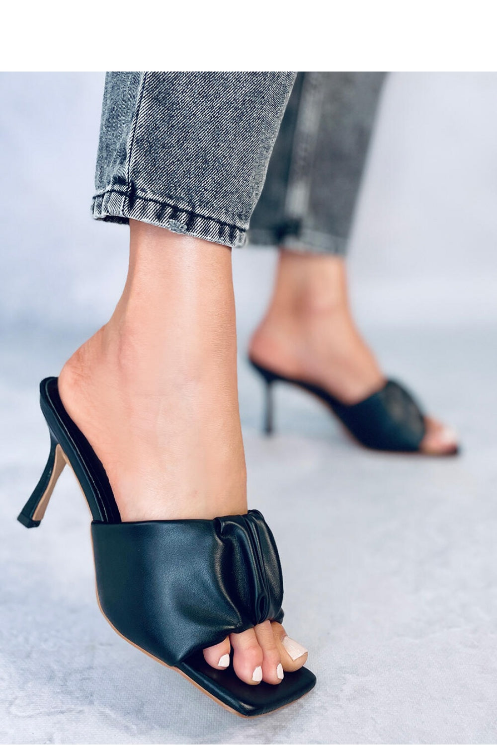 Clacquettes model 177832 Inello-1