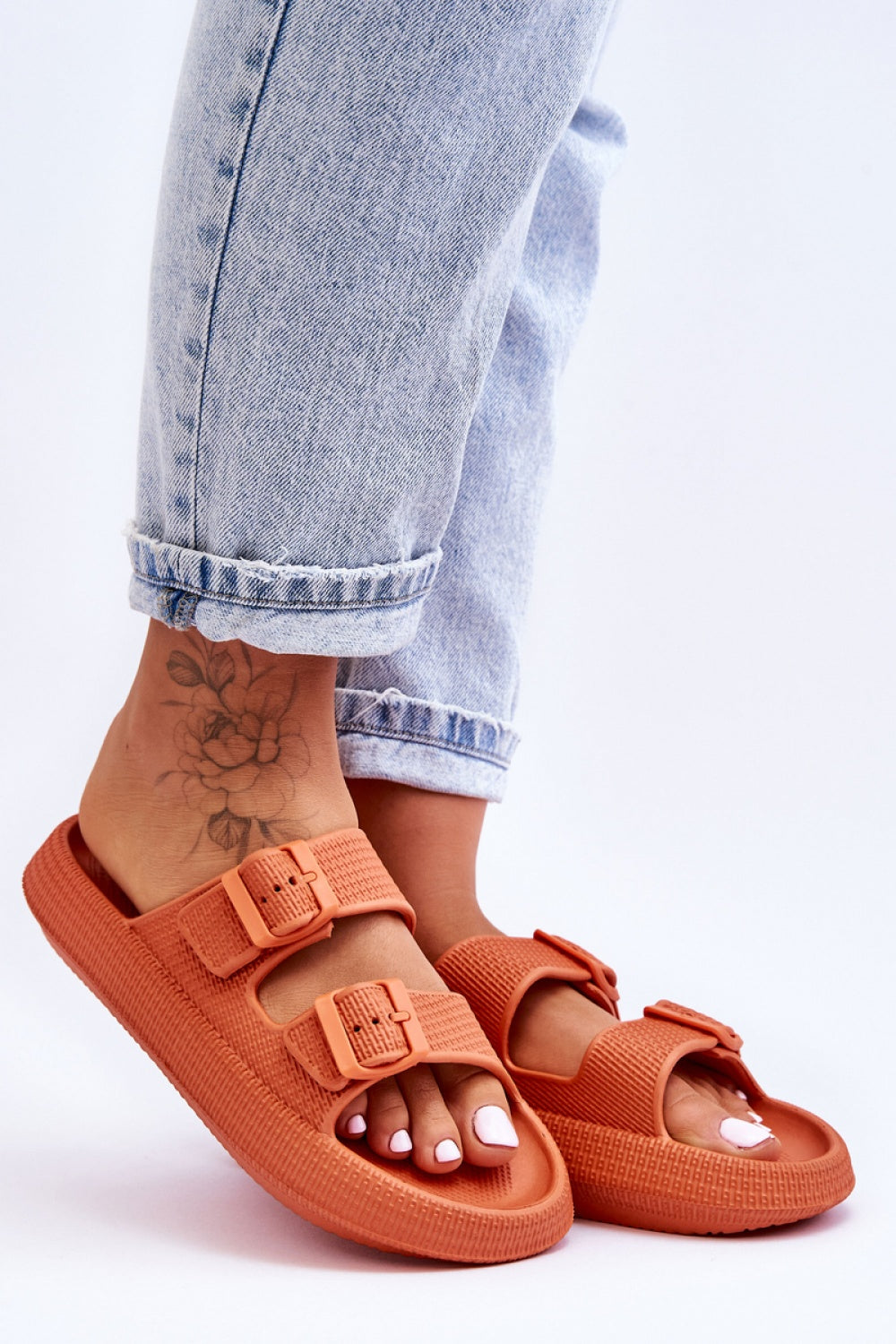 Clacquettes model 180725 Step in style-2