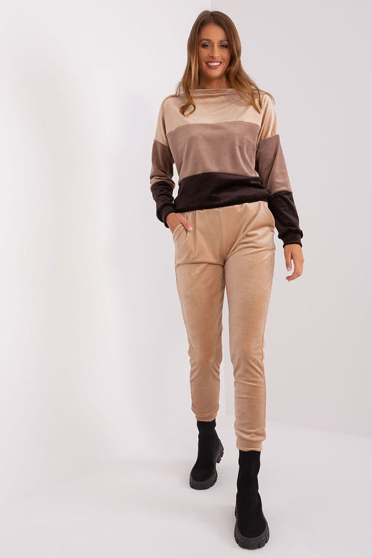 L`ensemble model 187432 Rue Paris