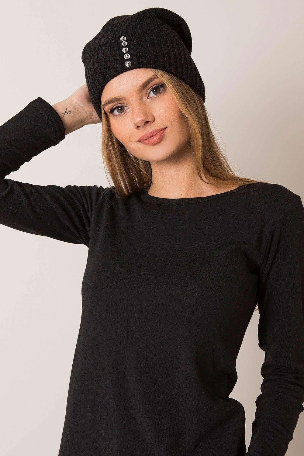 Bonnet model 187437 Rue Paris
