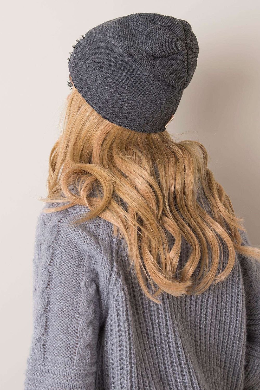 Bonnet model 187437 Rue Paris