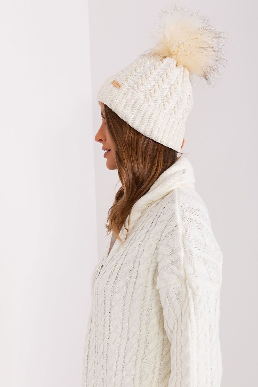 Bonnet model 187442 Rue Paris