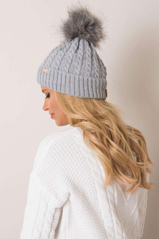 Bonnet model 187442 Rue Paris