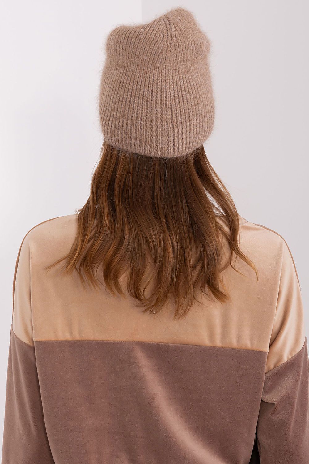 Bonnet model 189259 AT