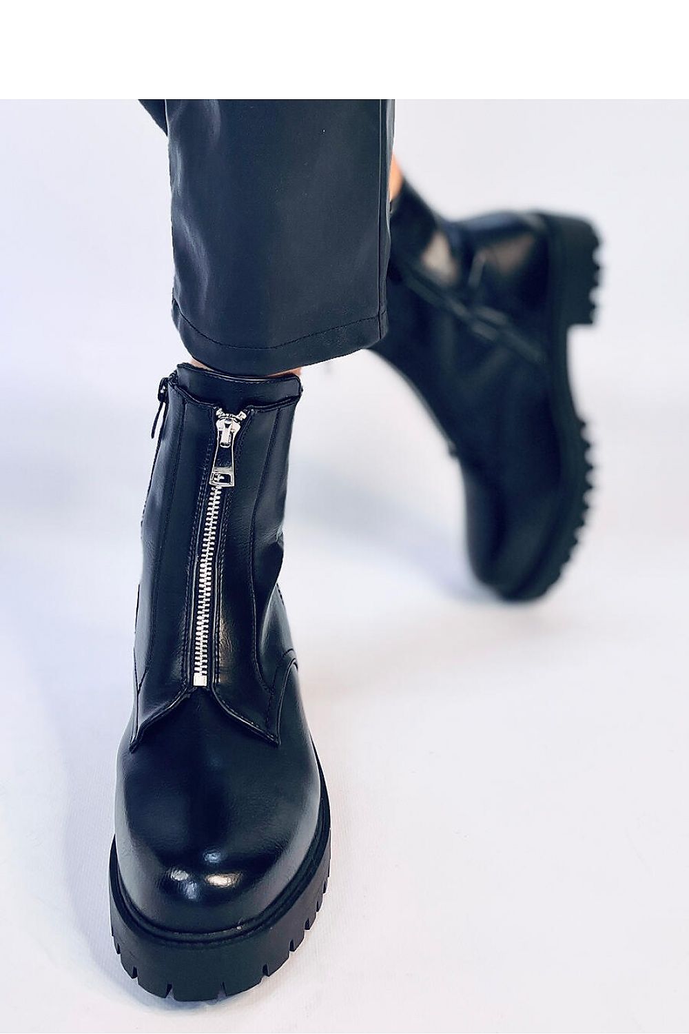 Bottes model 189770 Inello