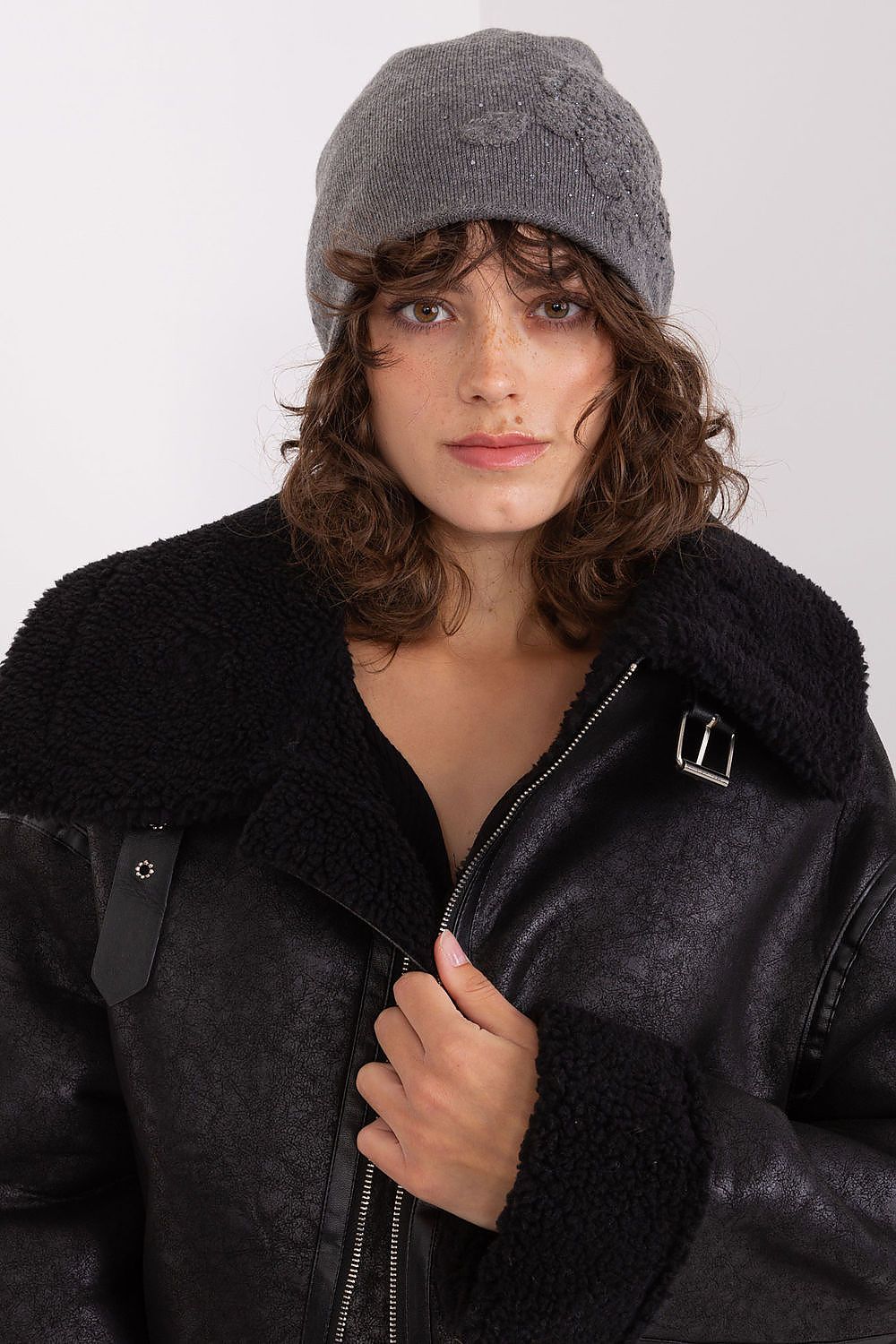 Bonnet model 191109 AT