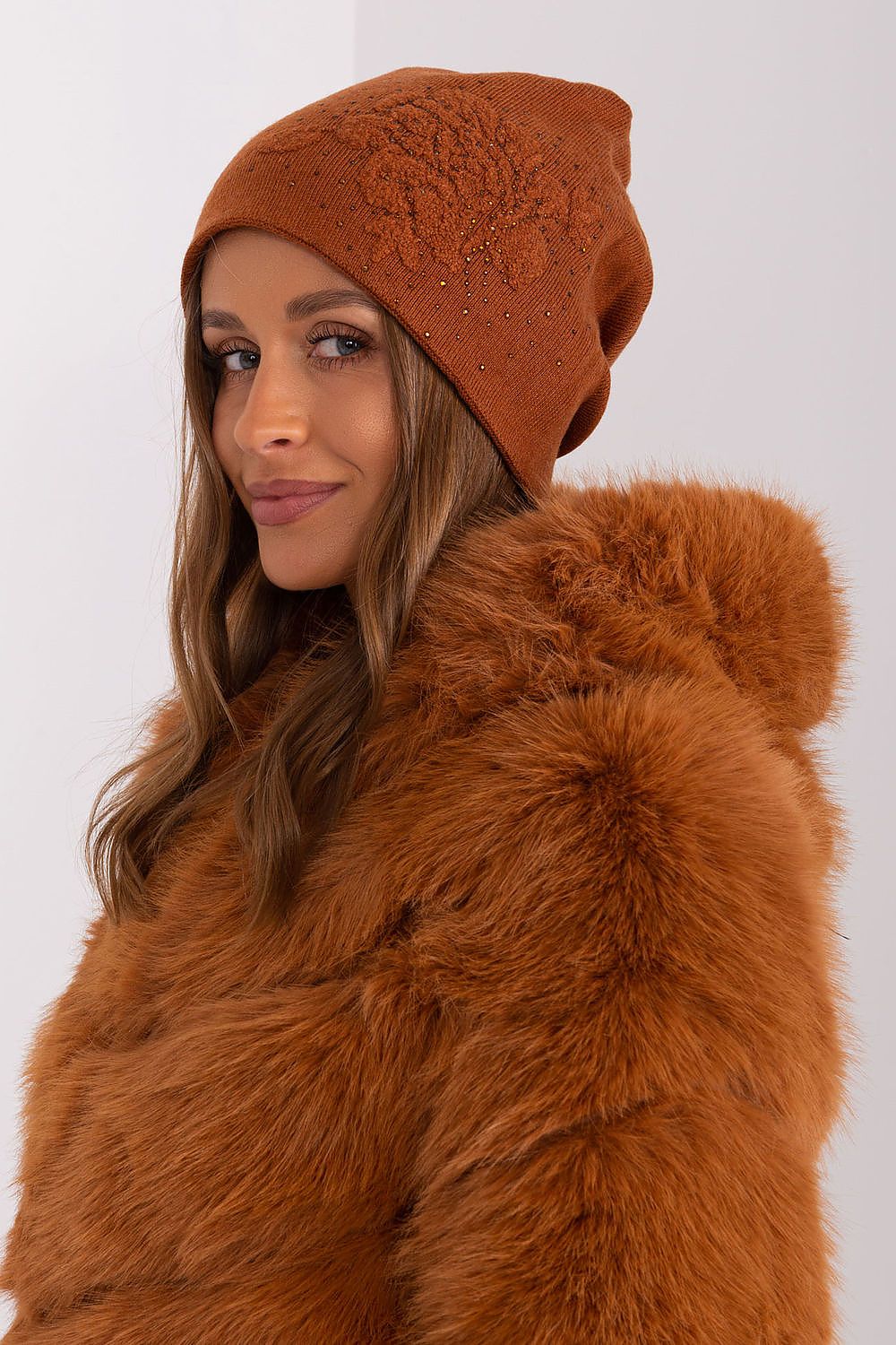 Bonnet model 191109 AT