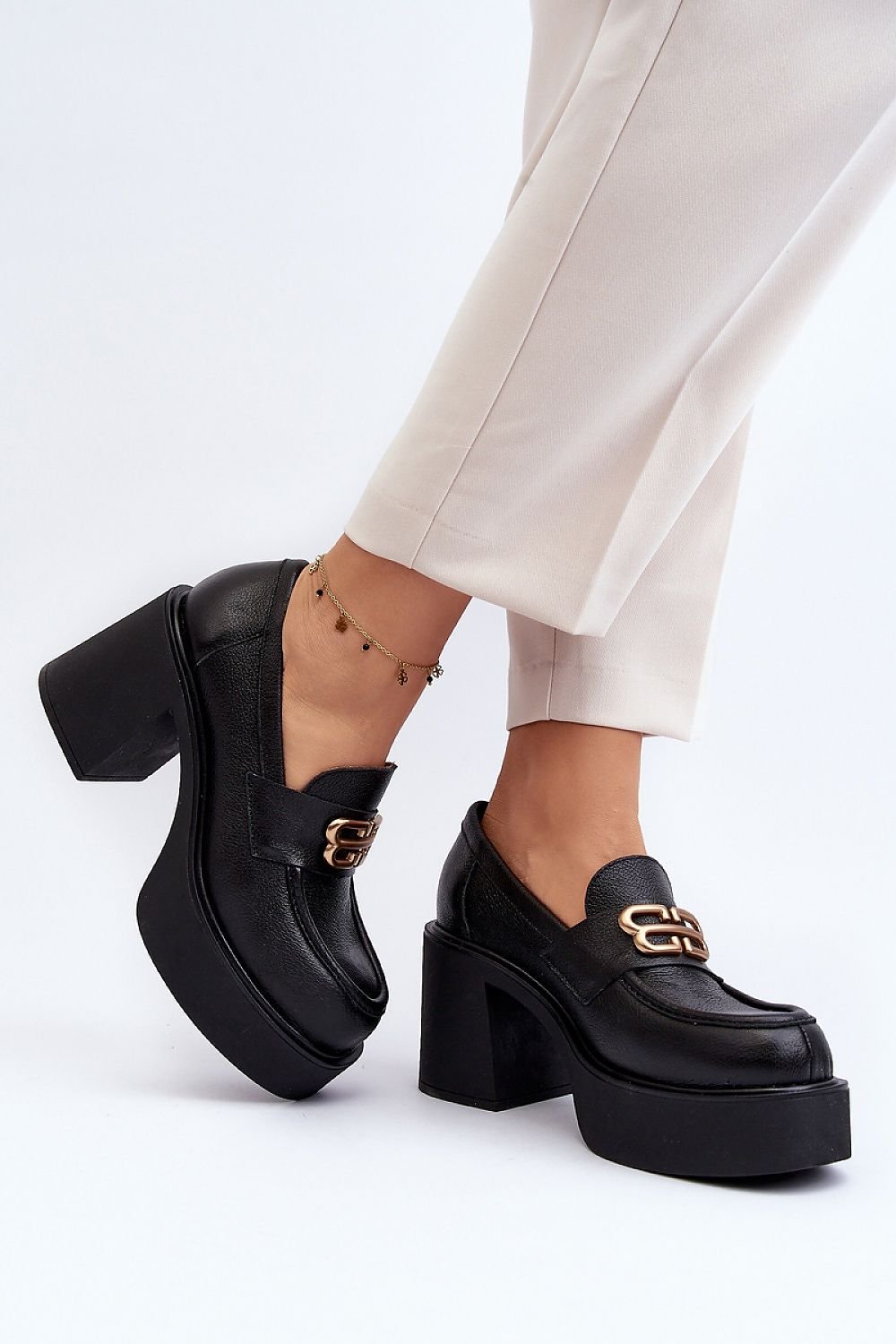 Step in style low heel shoes