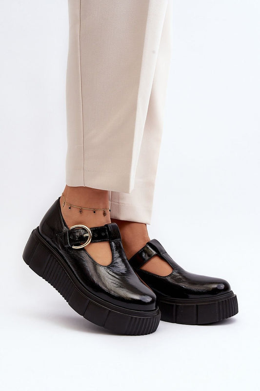 Step in style low-top shoes