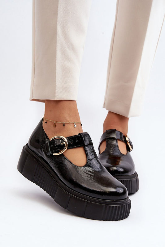 Step in style low-top shoes