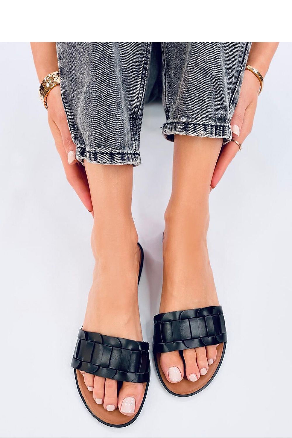 Clacquettes model 192632 Inello