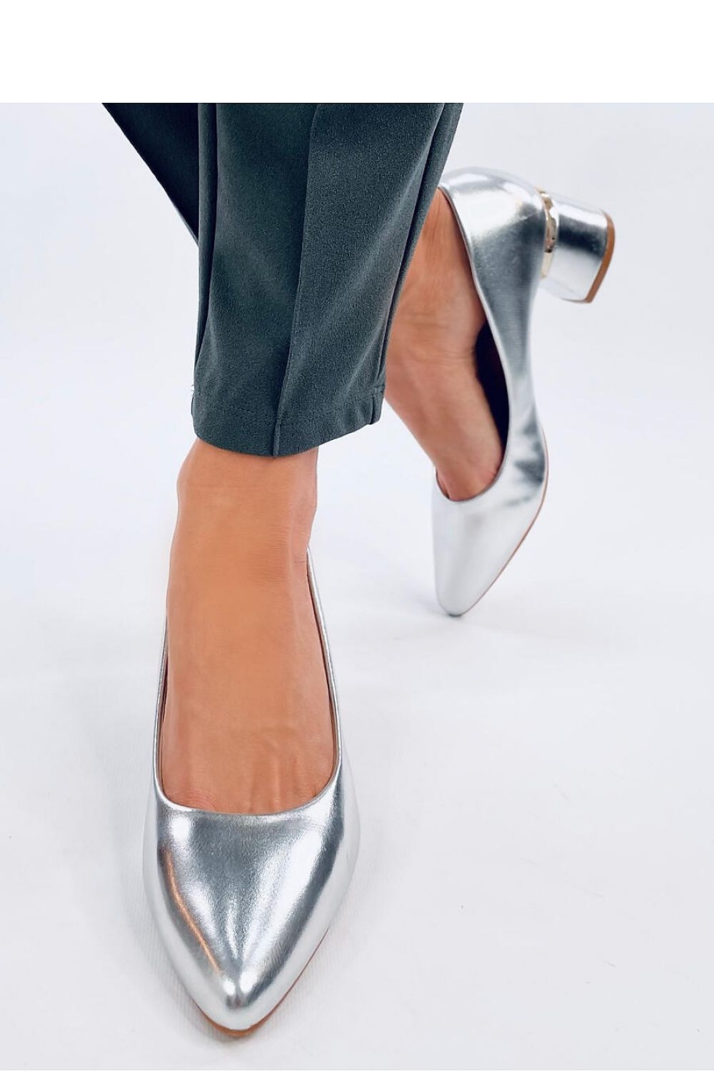 Escarpins à talons model 192882 Inello