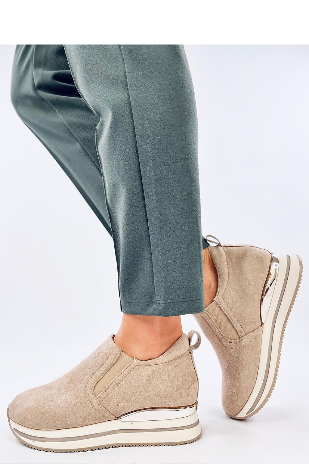 Chaussures basses &agrave; cothurnes Inello