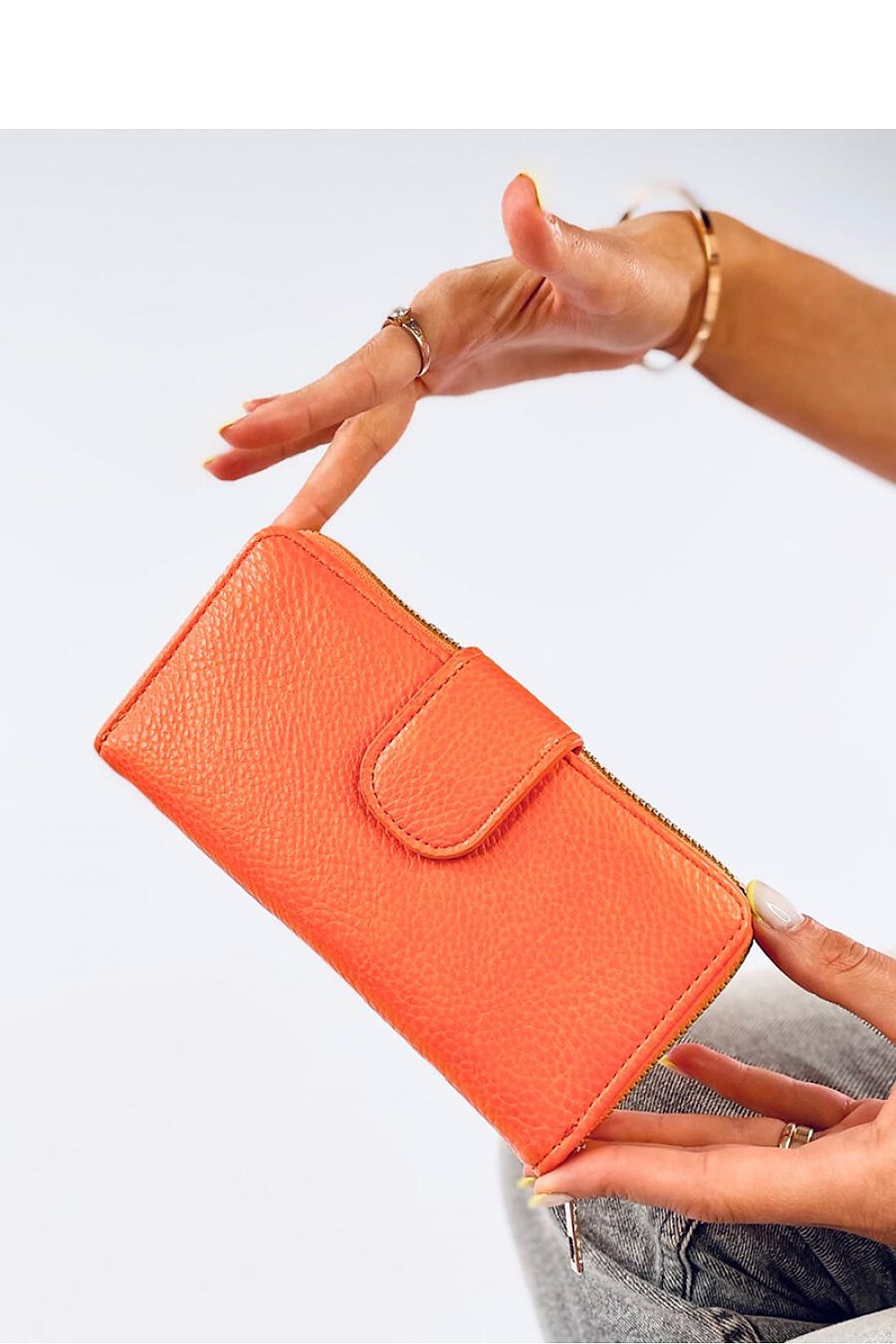 Women's wallet model 195065 Inello