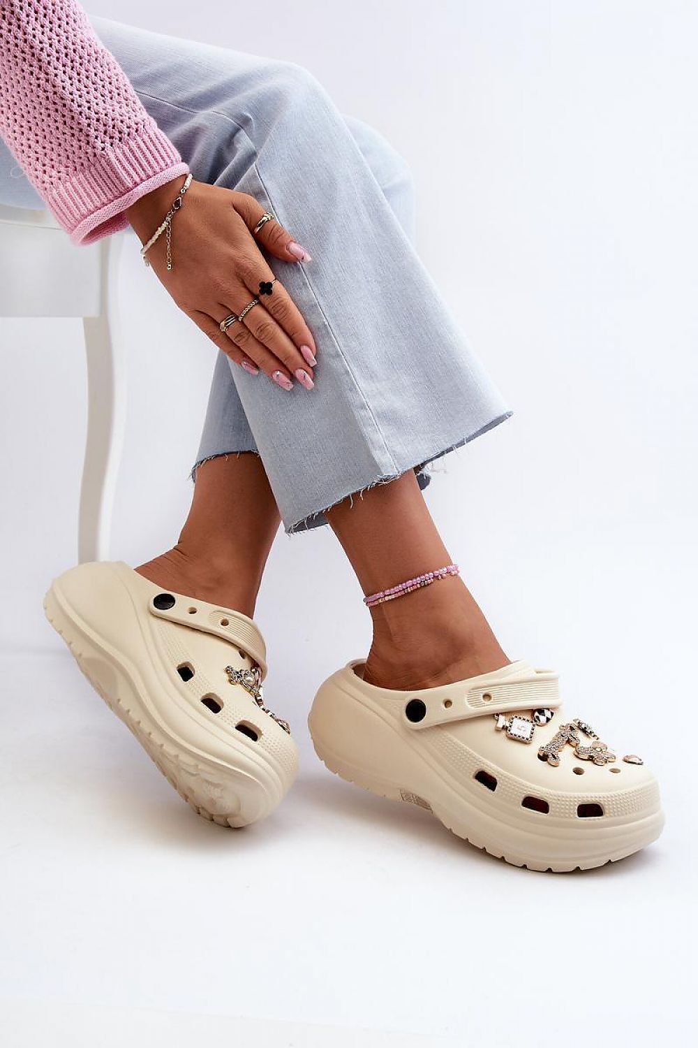 Clacquettes model 196225 Step in style