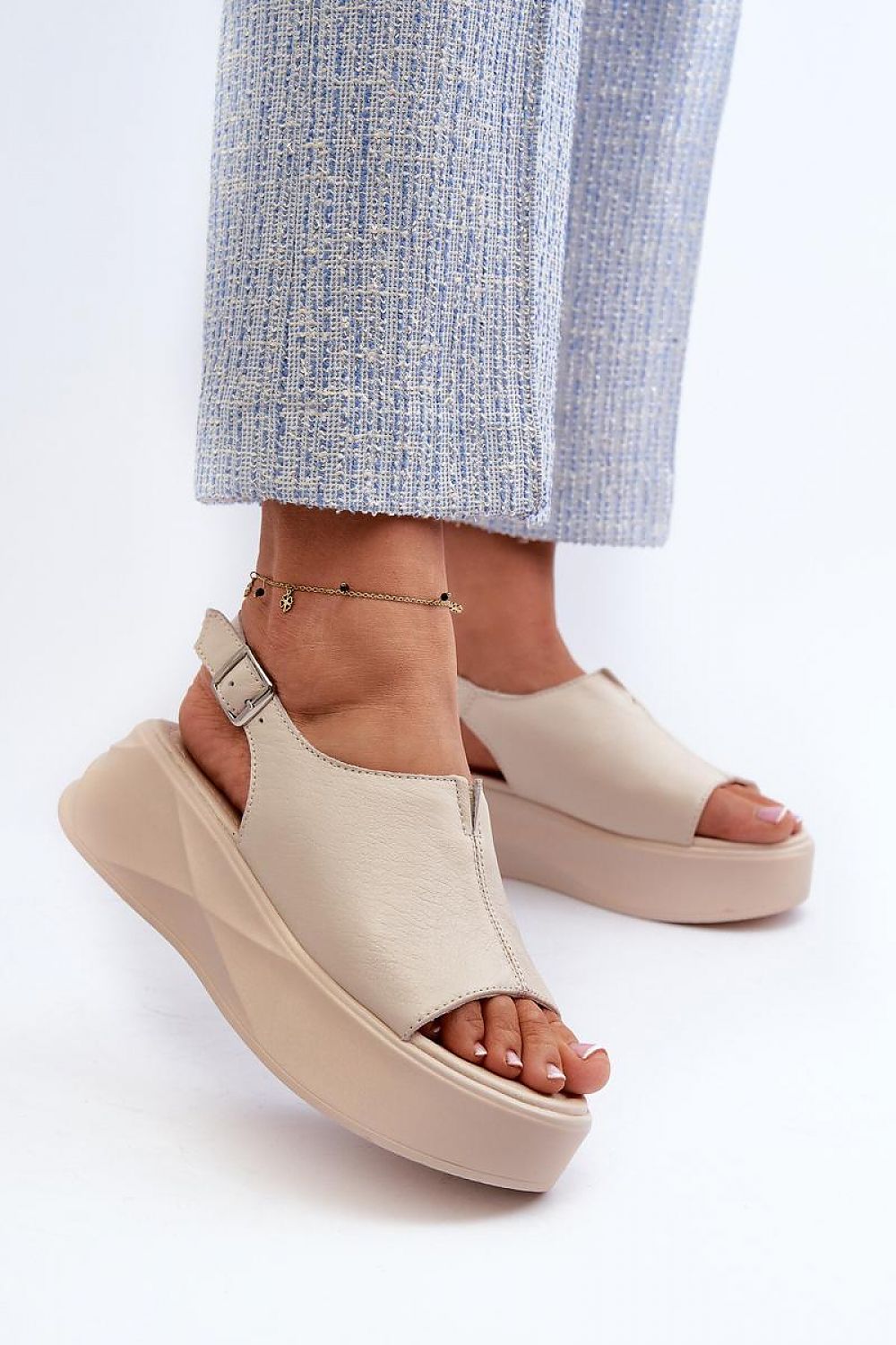 Buskins model 196964 Step in style