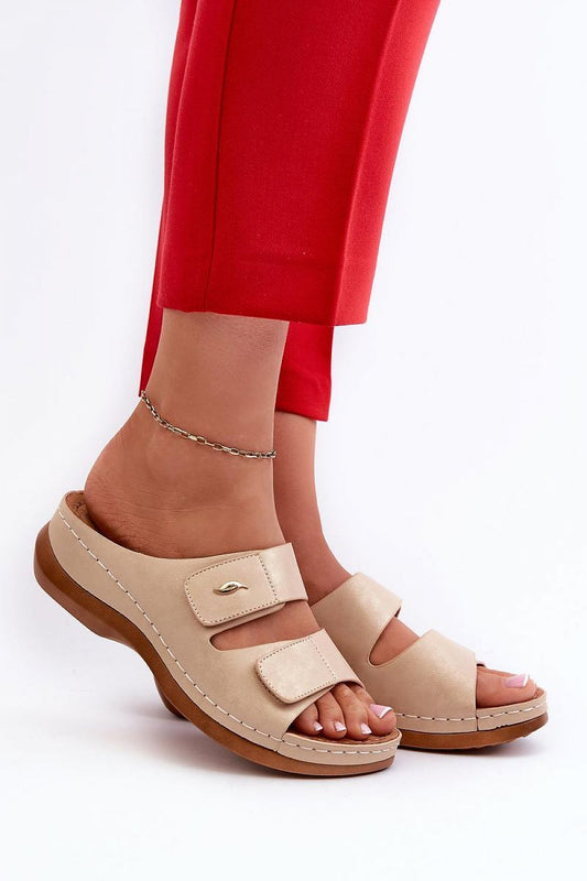 Clacquettes model 197249 Step in style