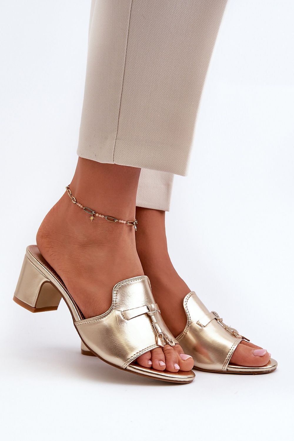 Clacquettes model 198677 Step in style