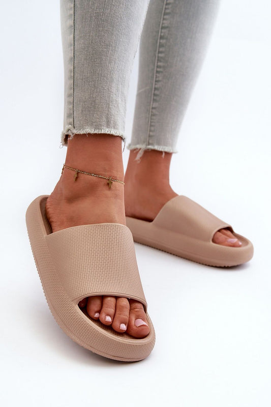 Clacquettes model 198704 Step in style