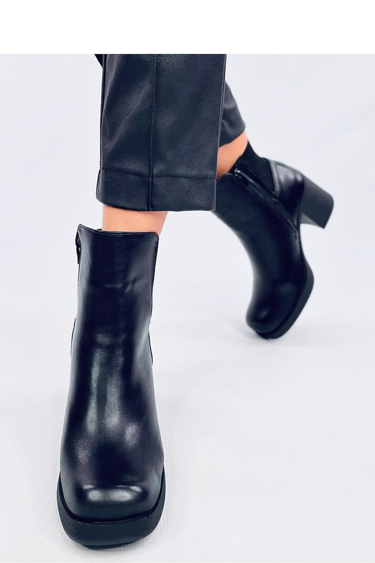 Heeled boots model 200637 Inello