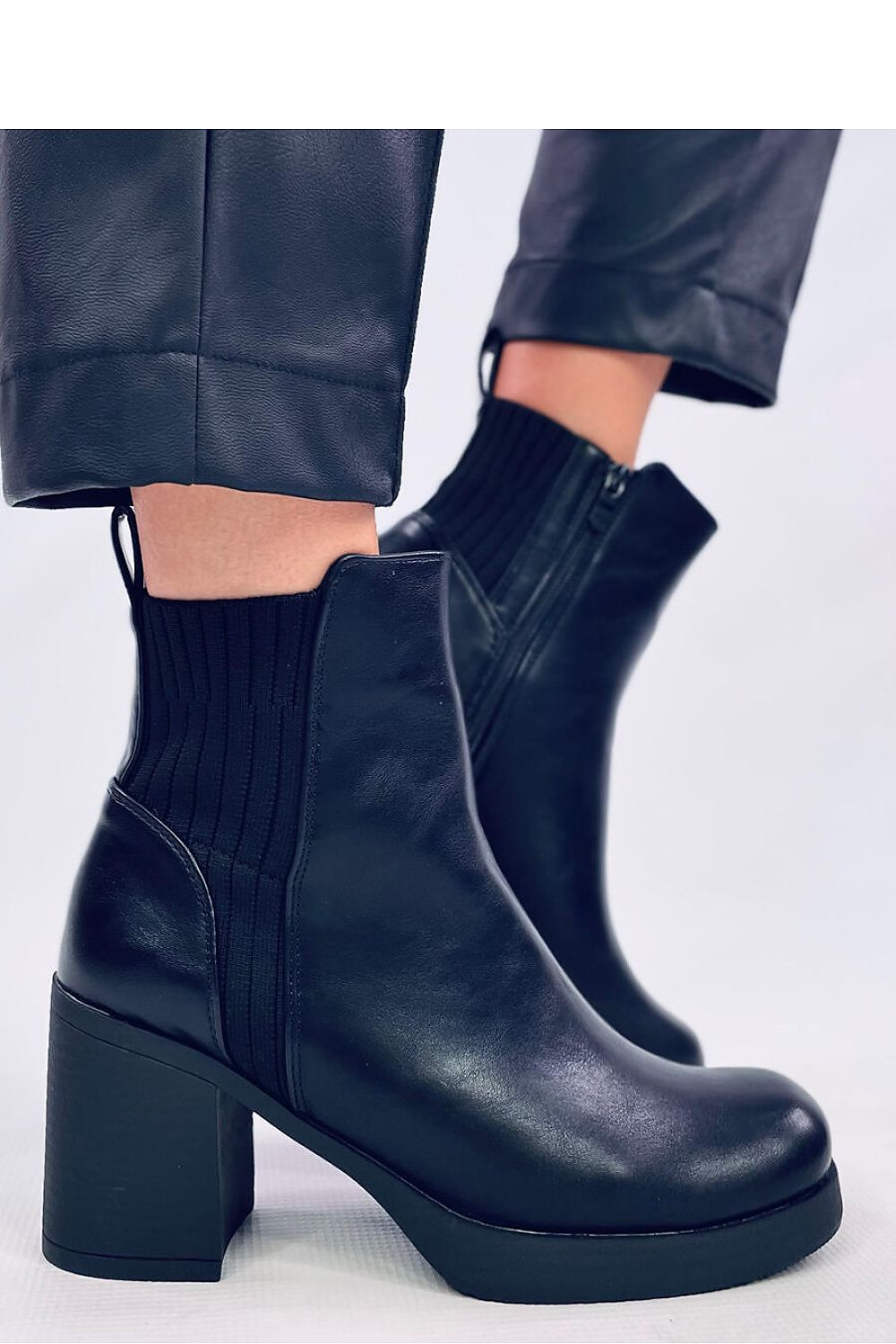 Heeled boots model 200637 Inello