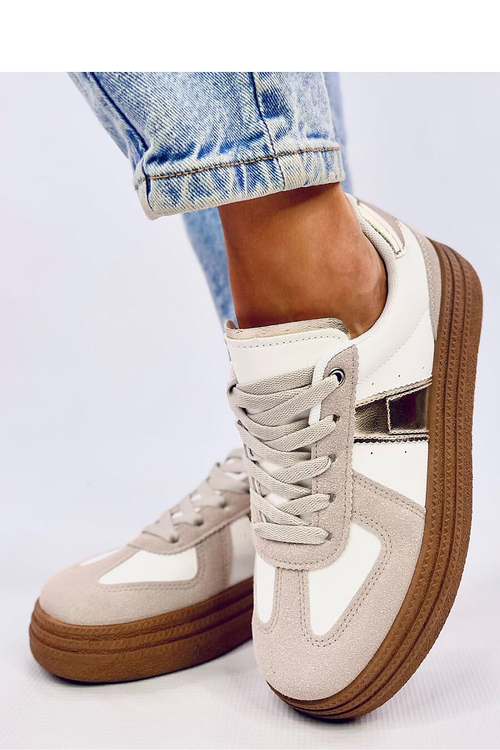 Sports shoes model 200670 Inello