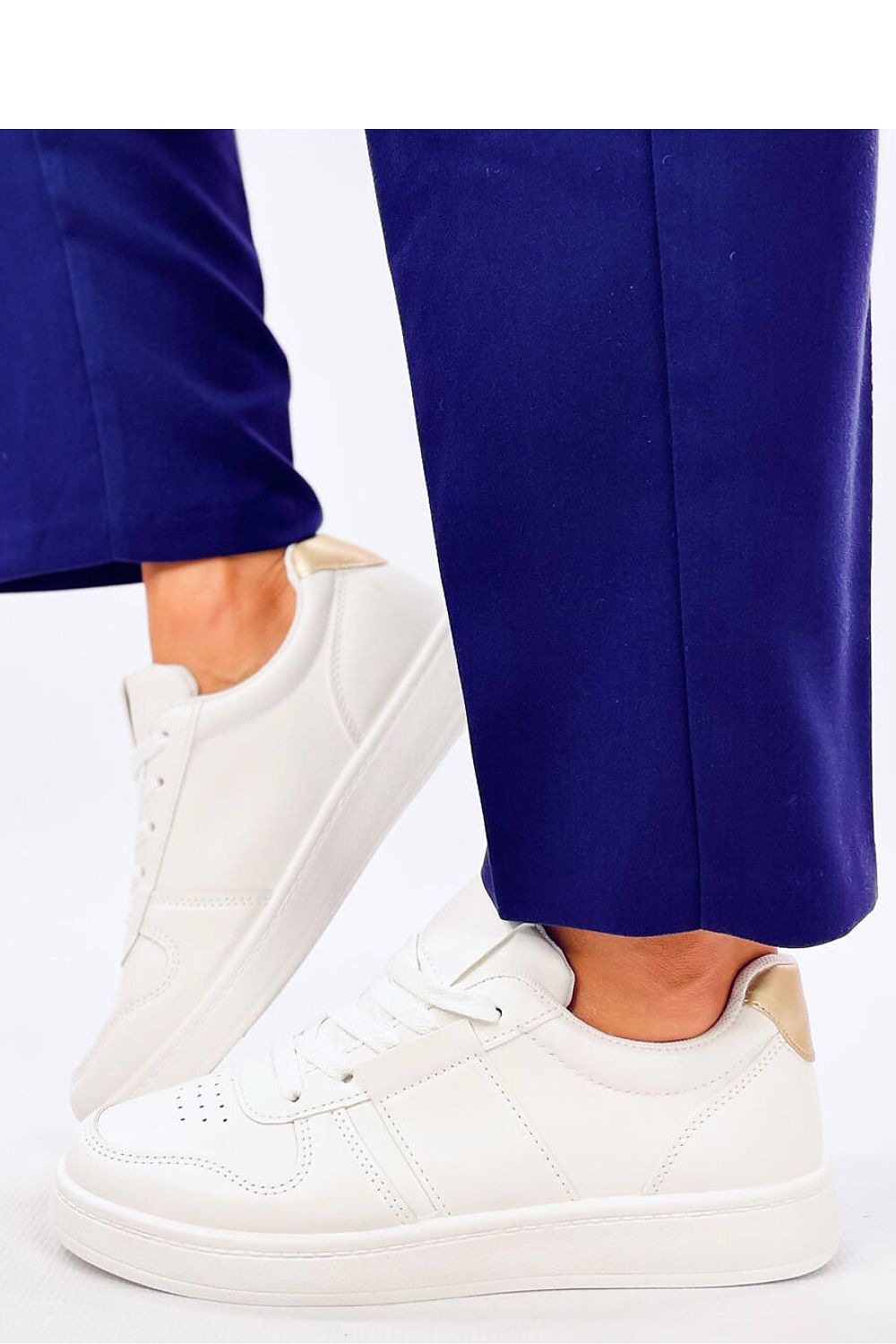 Sports shoes model 200768 Inello