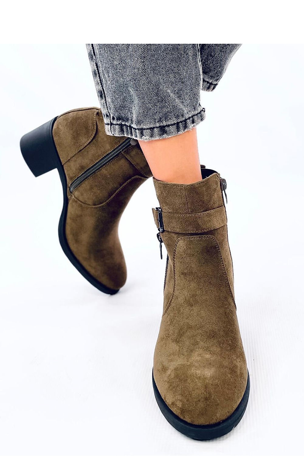 Heeled boots model 201385 Inello