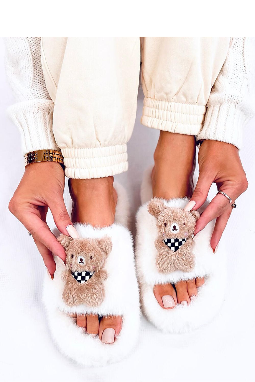 Slippers model 201517 Inello