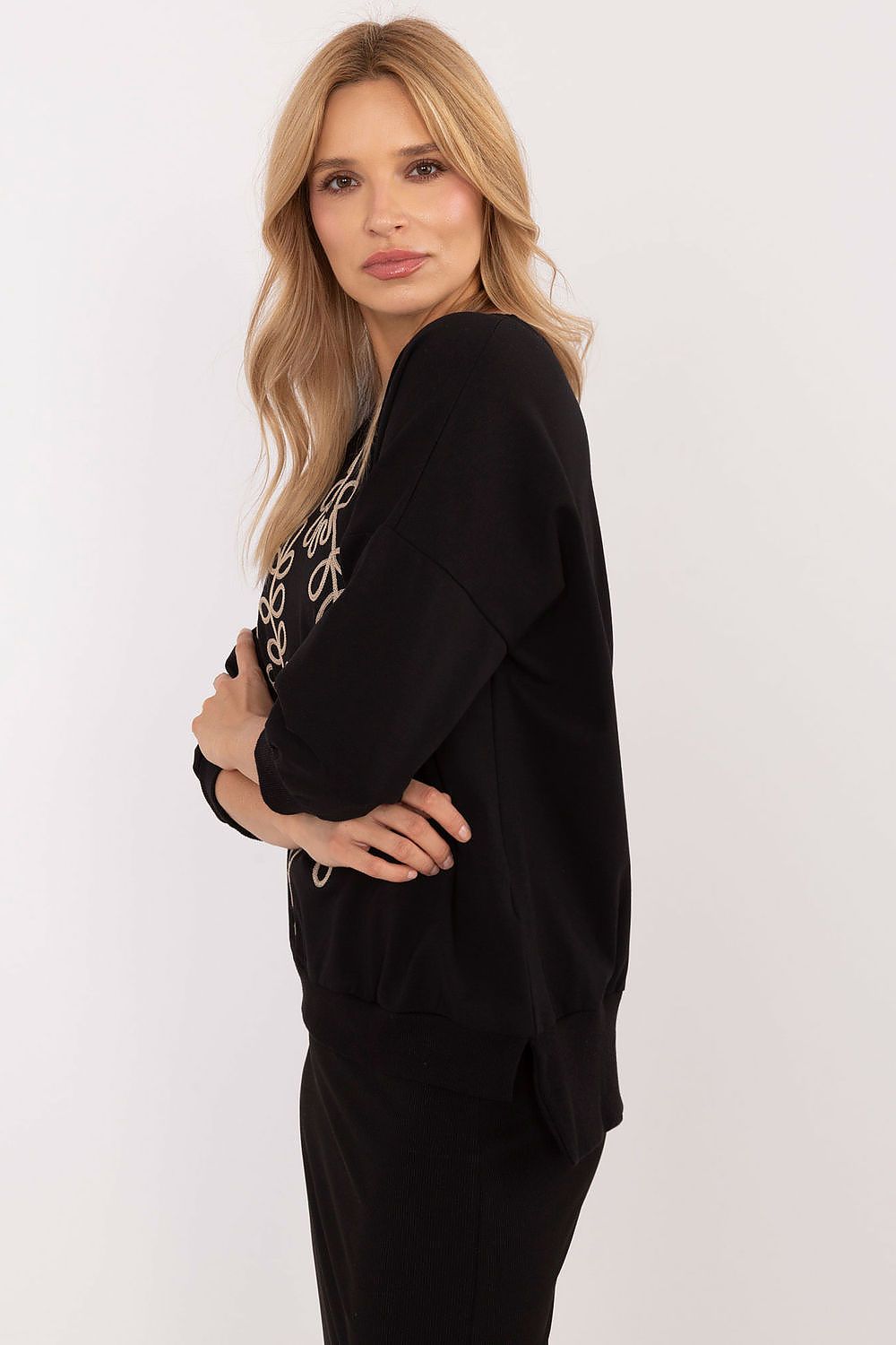 Blouse model 201831 Relevance