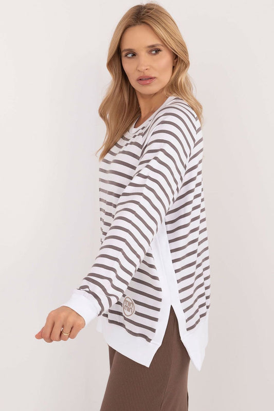 Blouse model 201836 Relevance