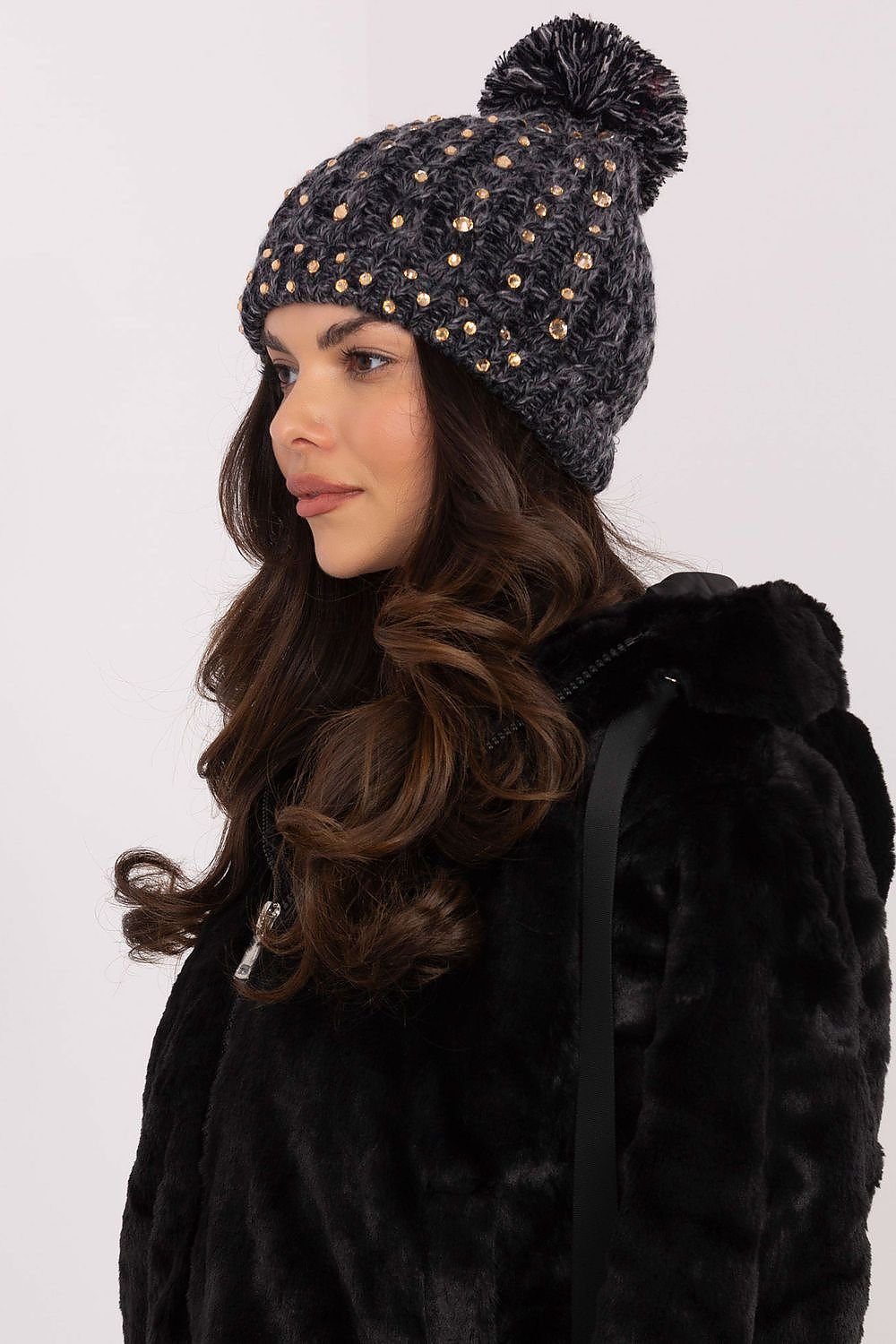 Bonnet model 203843 AT