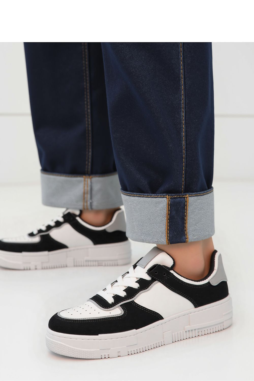  Chaussures de sport model 210184 Inello 