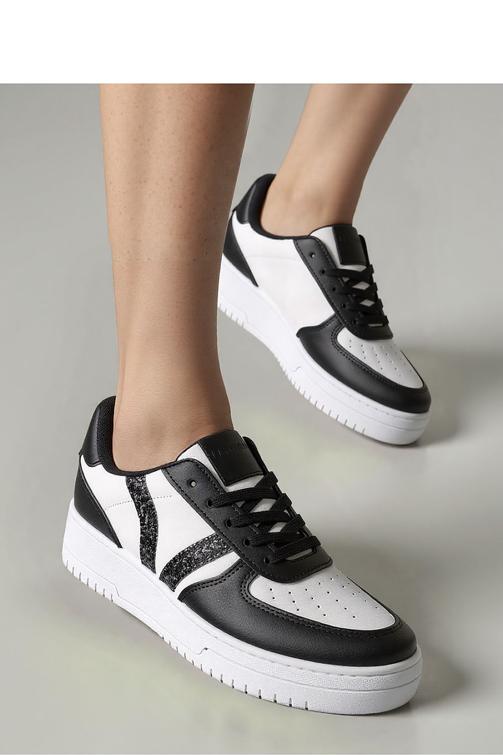  Chaussures de sport model 210186 Inello 