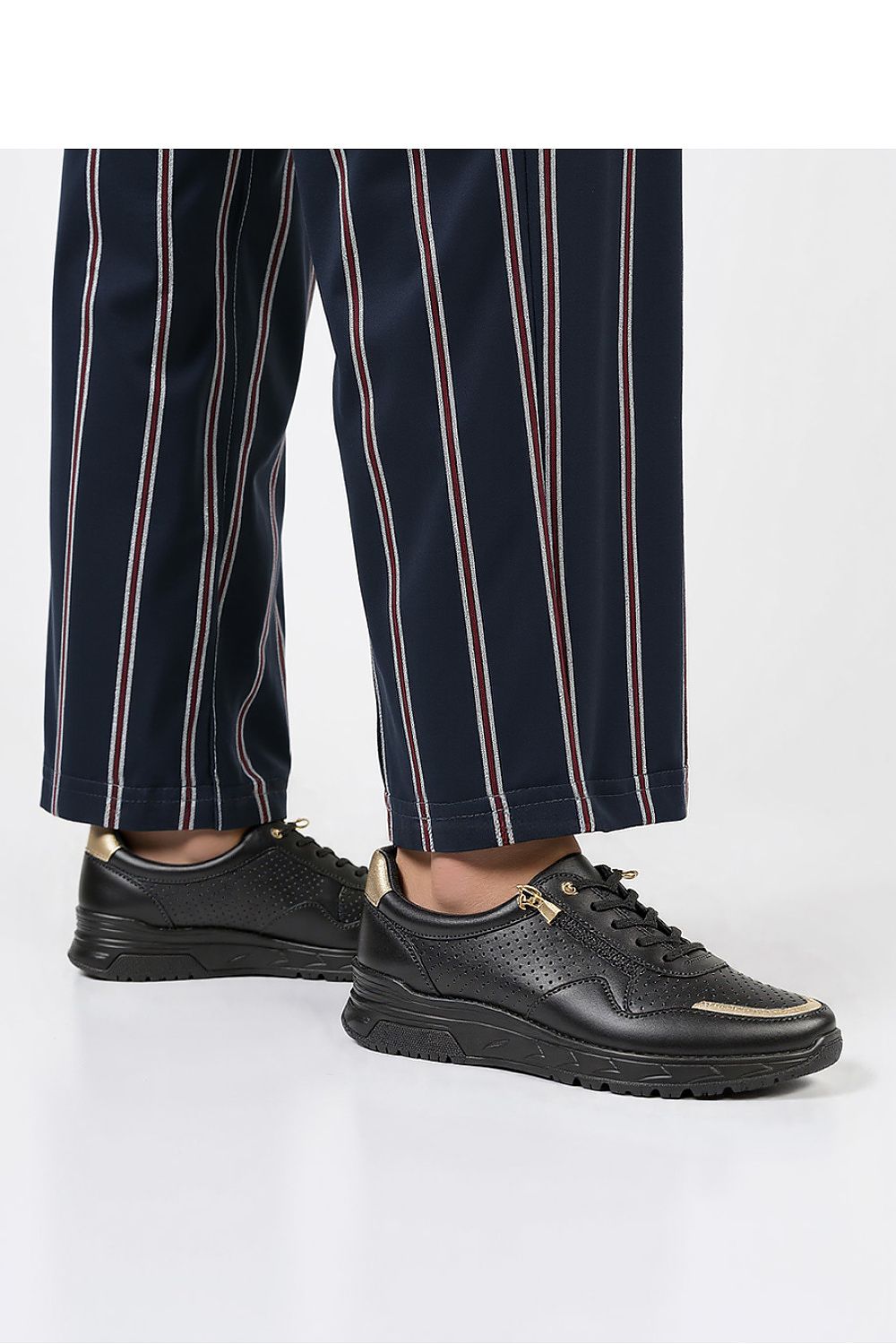  Chaussures de sport model 210201 Inello 