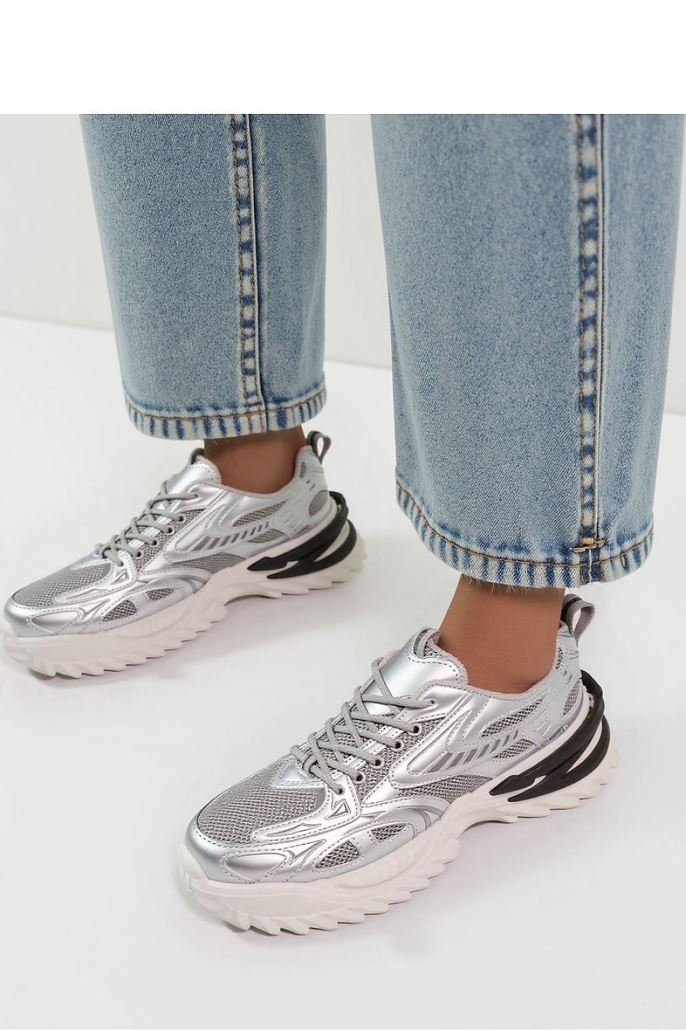  Chaussures de sport model 210324 Inello 