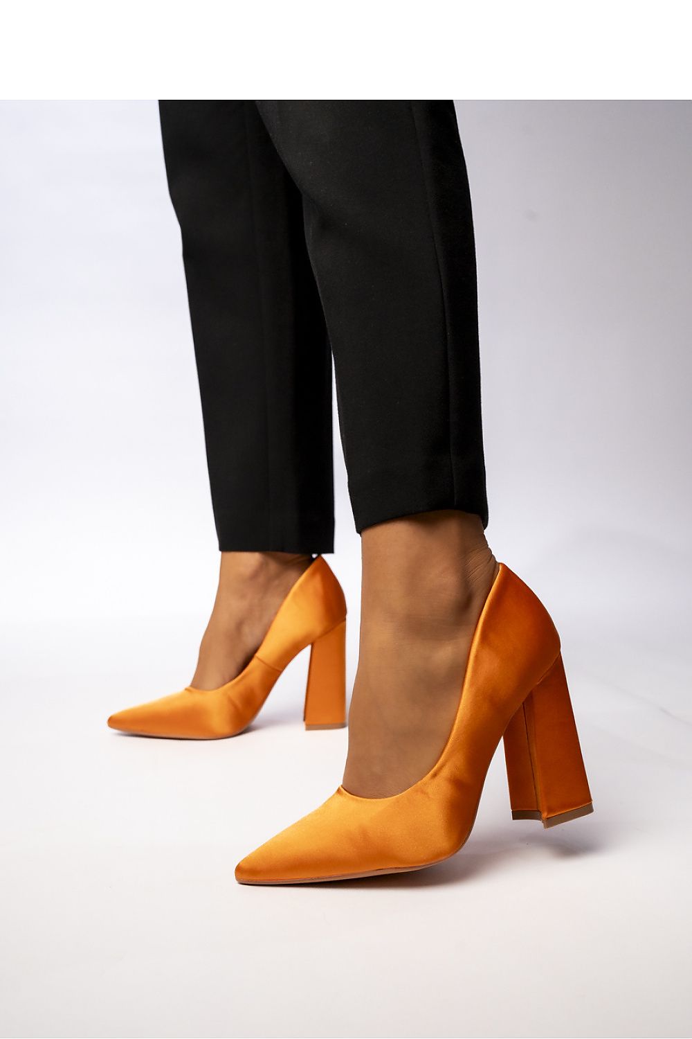  Escarpins talon large model 210530 Inello 