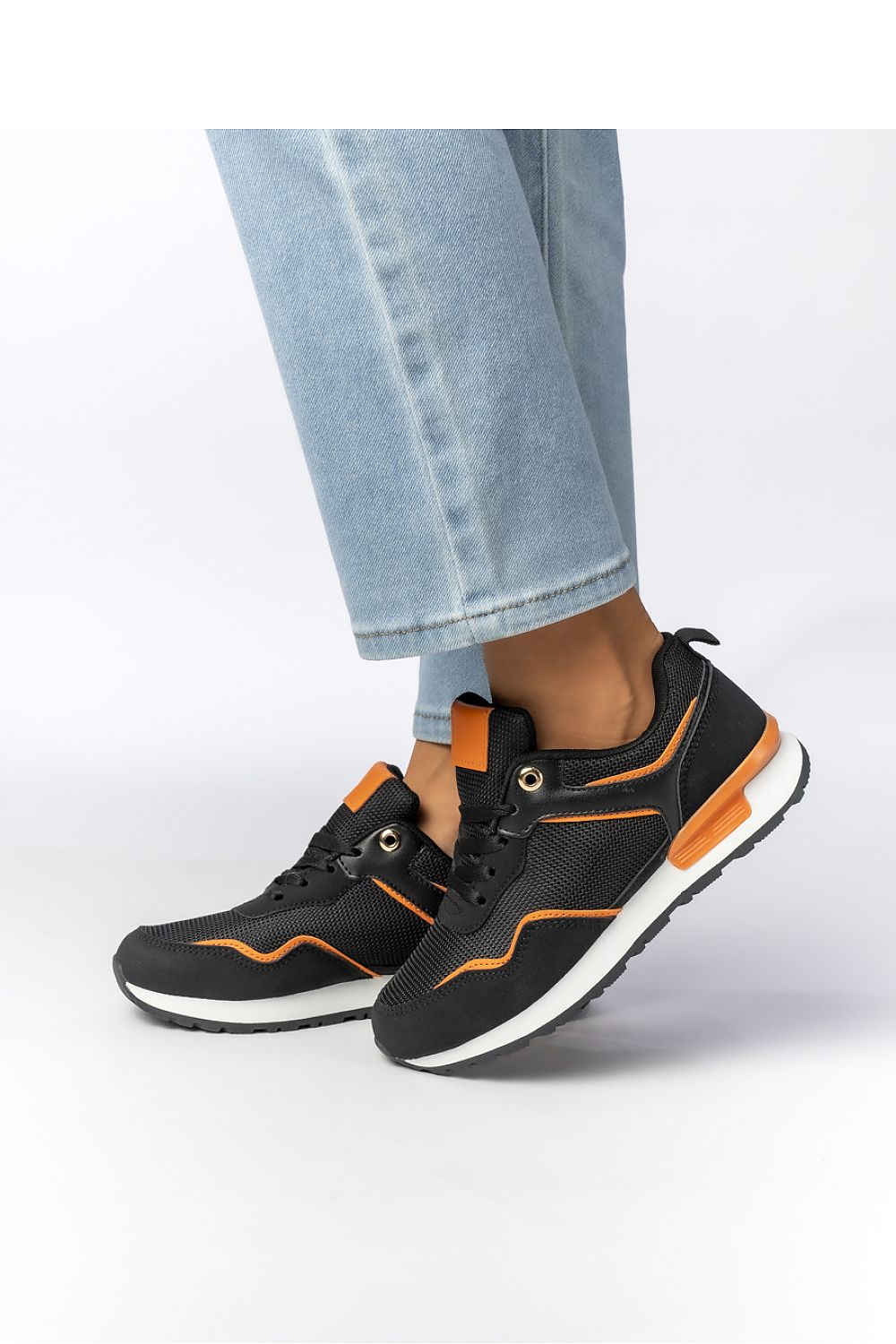  Chaussures de sport model 210580 Inello 