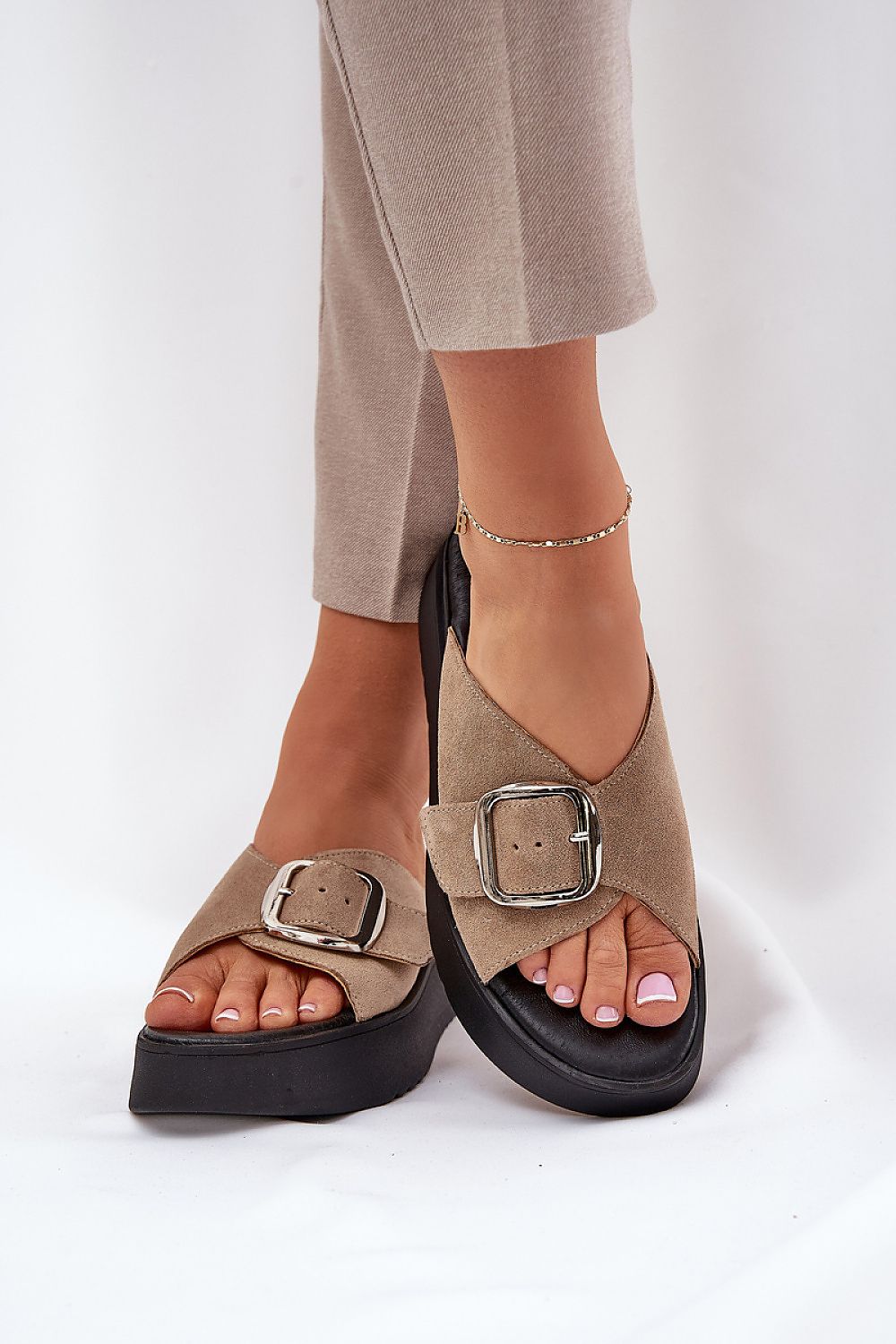  Clacquettes model 211968 Step in style 