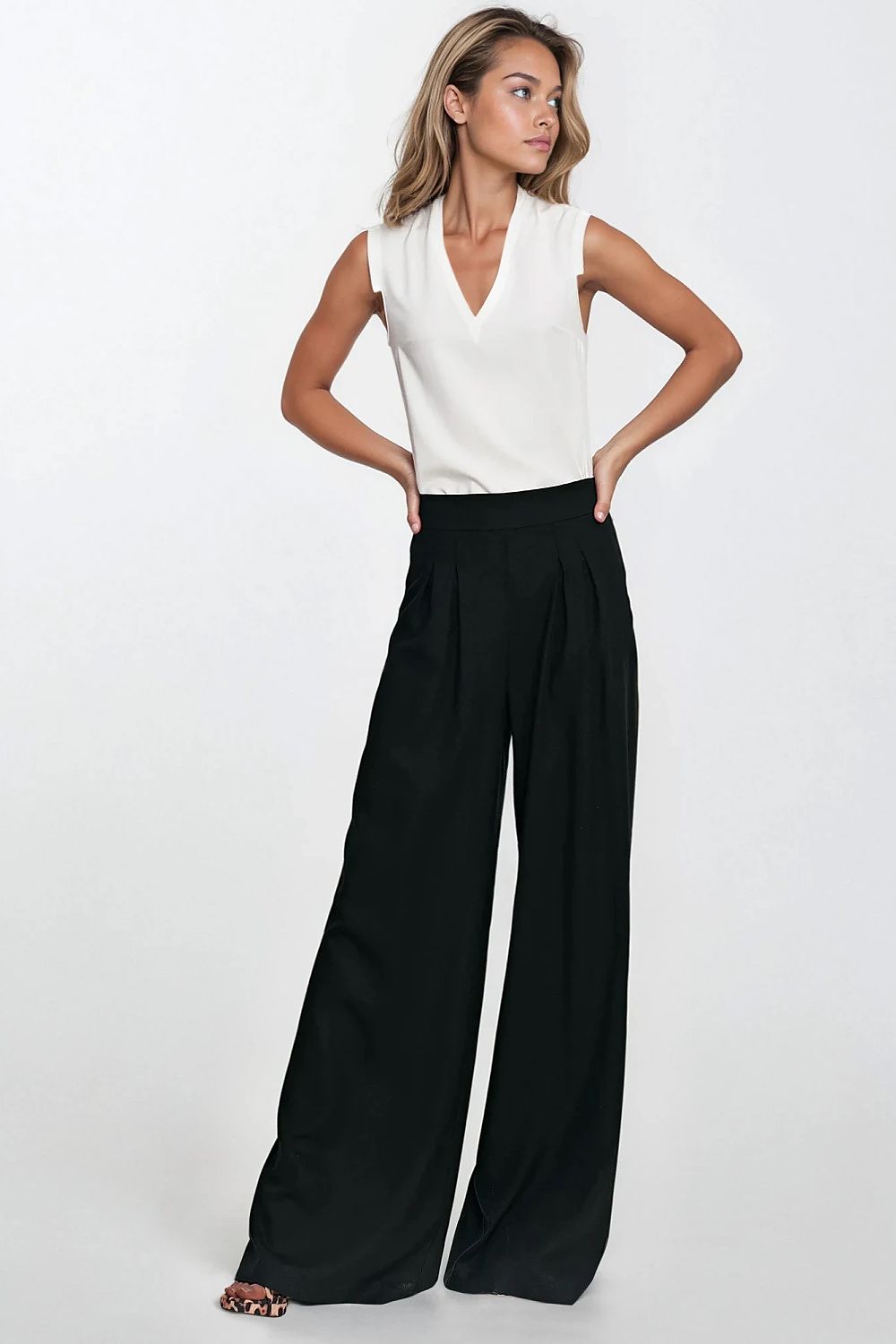  Pantalon femme model 213974 Nife 
