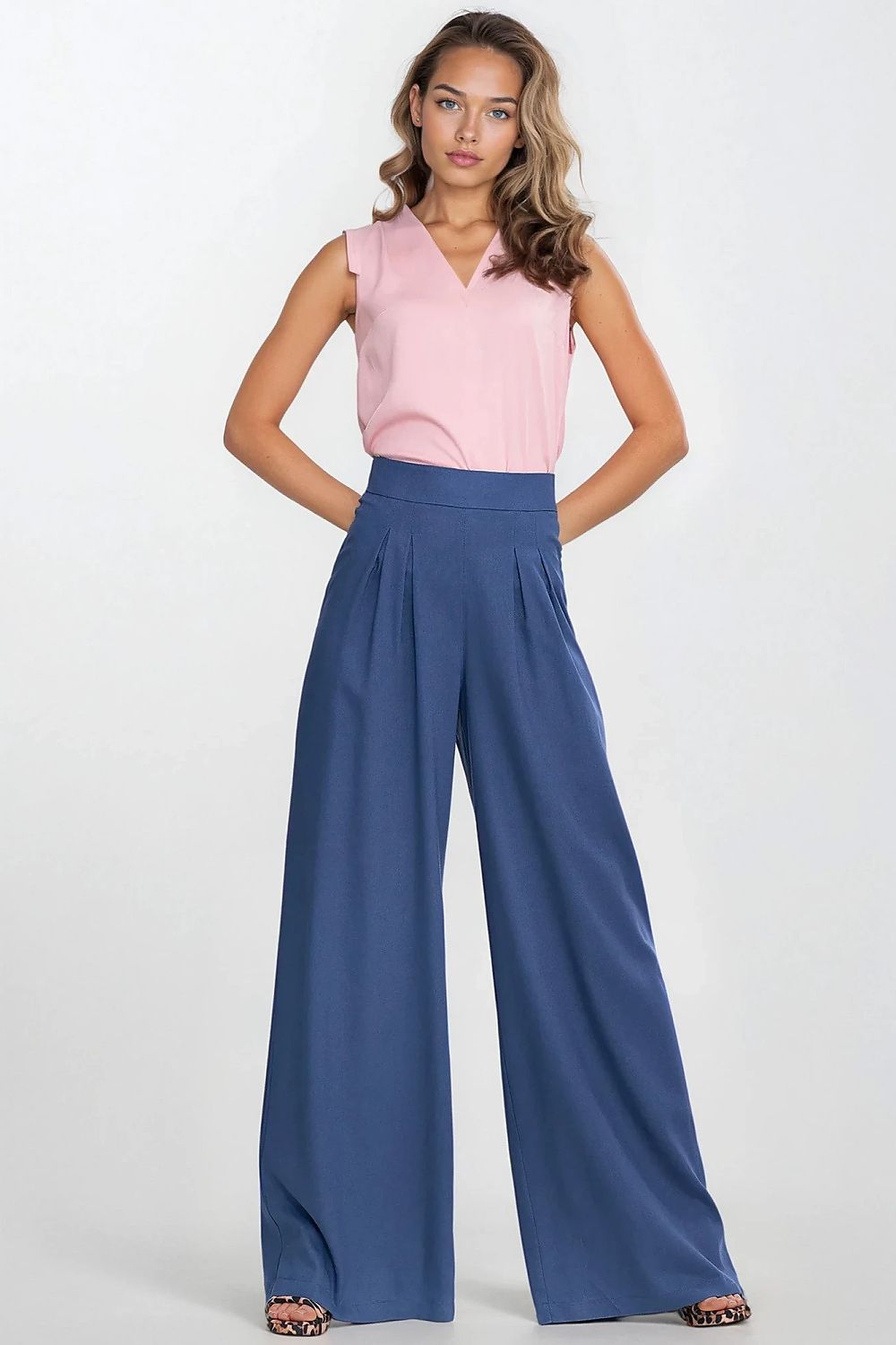  Pantalon femme model 213975 Nife 