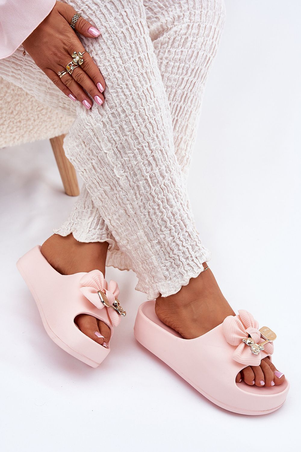  Clacquettes model 214402 Step in style 