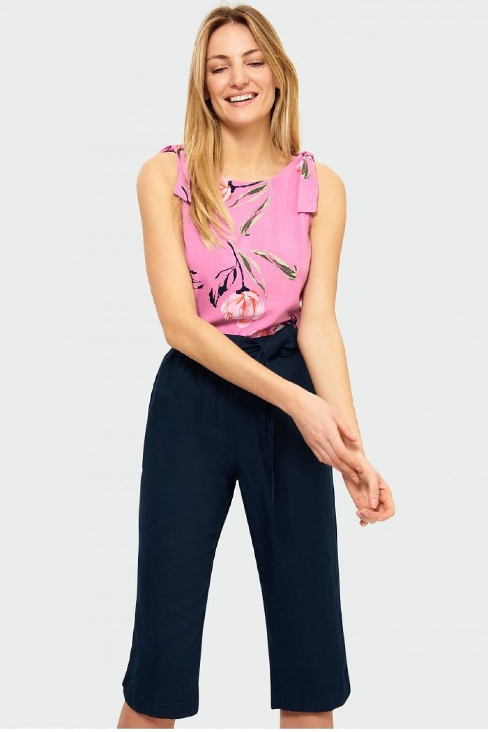 Women's pants model 144512 Greenpoint