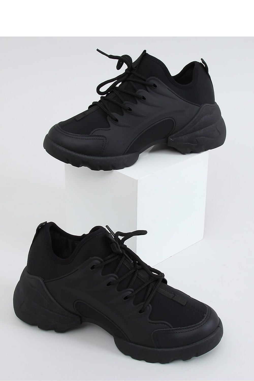  Chaussures de sport model 151548 Inello 